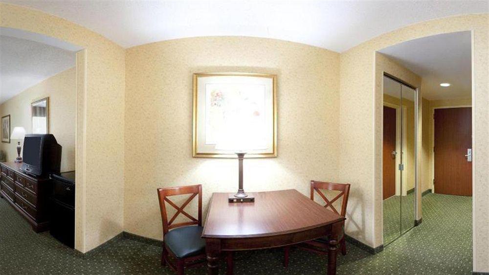 Holiday Inn Express & Suites Williamsburg By Ihg Екстериор снимка