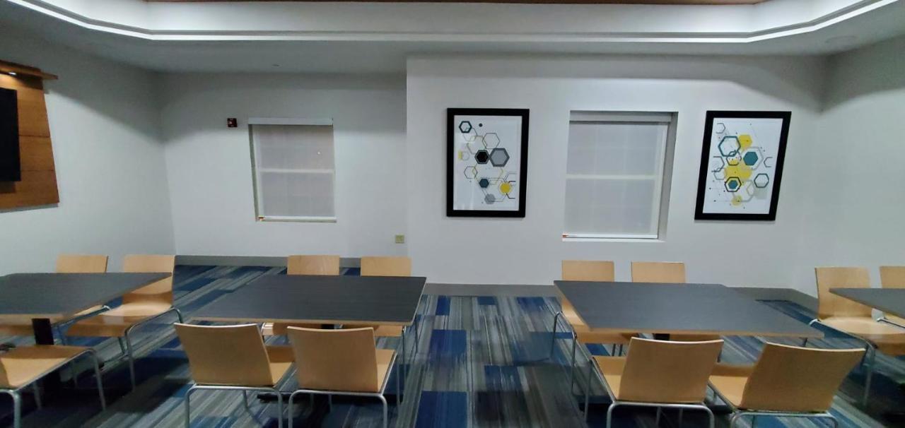 Holiday Inn Express & Suites Williamsburg By Ihg Екстериор снимка