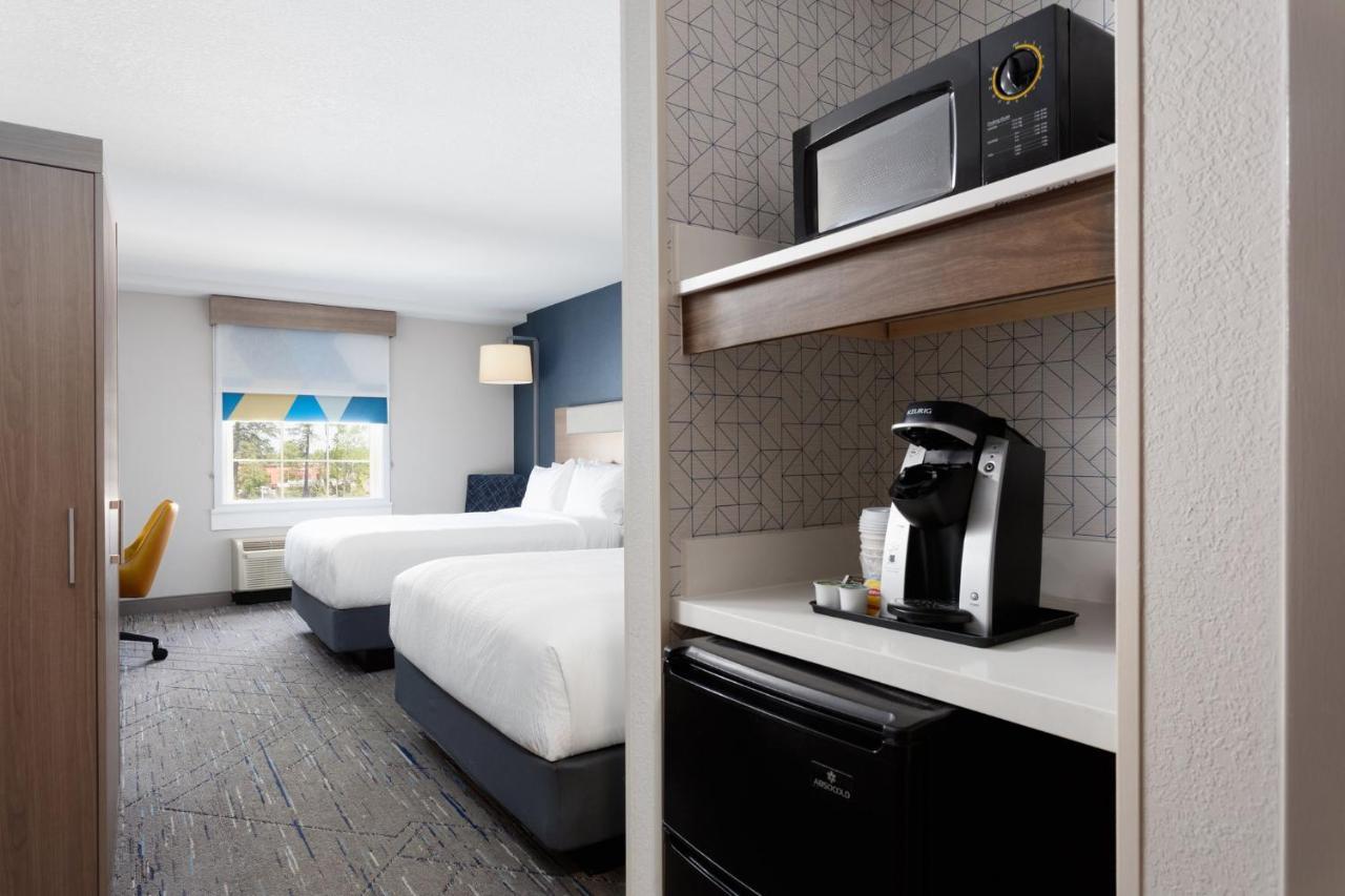 Holiday Inn Express & Suites Williamsburg By Ihg Екстериор снимка