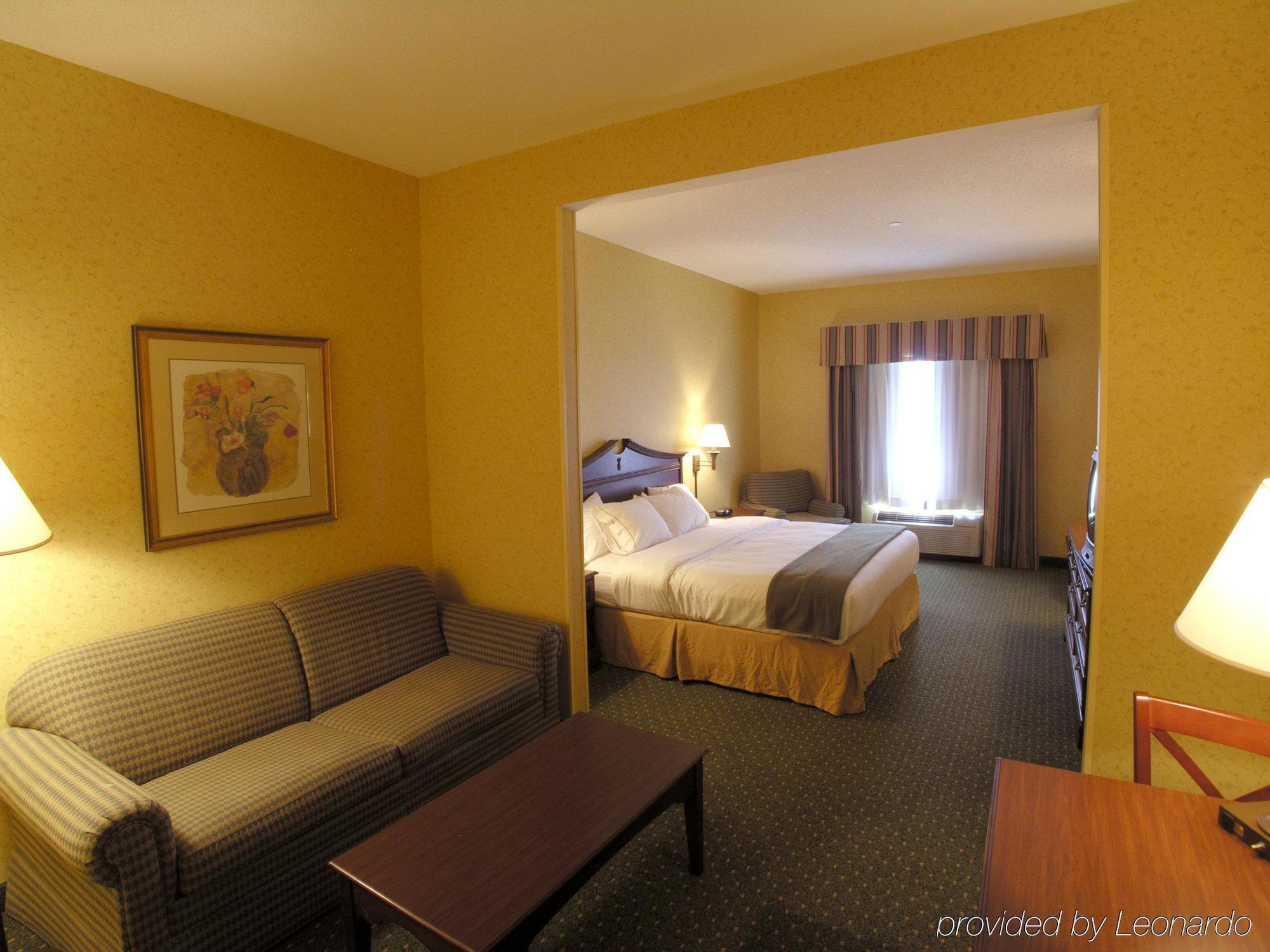 Holiday Inn Express & Suites Williamsburg By Ihg Екстериор снимка