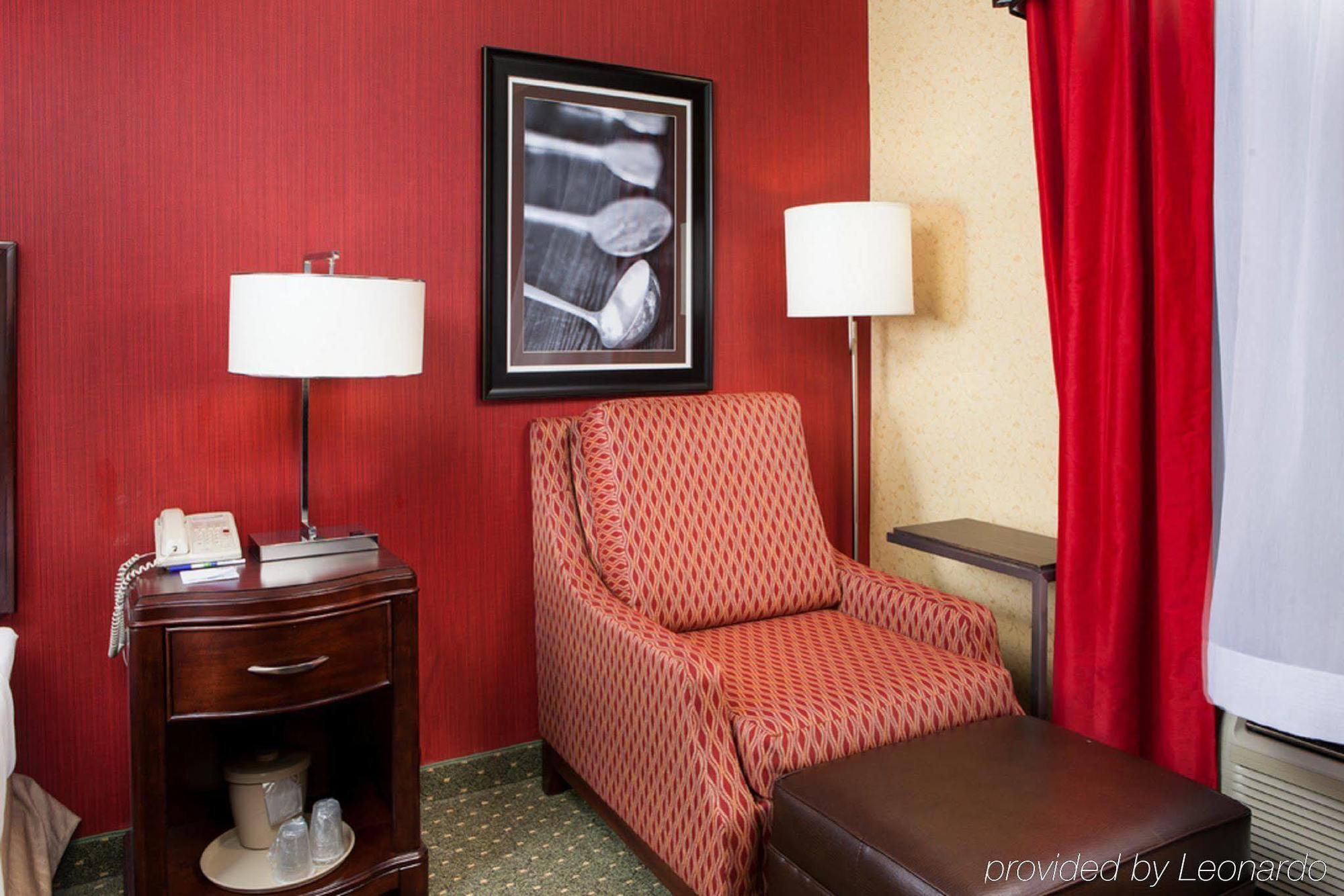 Holiday Inn Express & Suites Williamsburg By Ihg Екстериор снимка