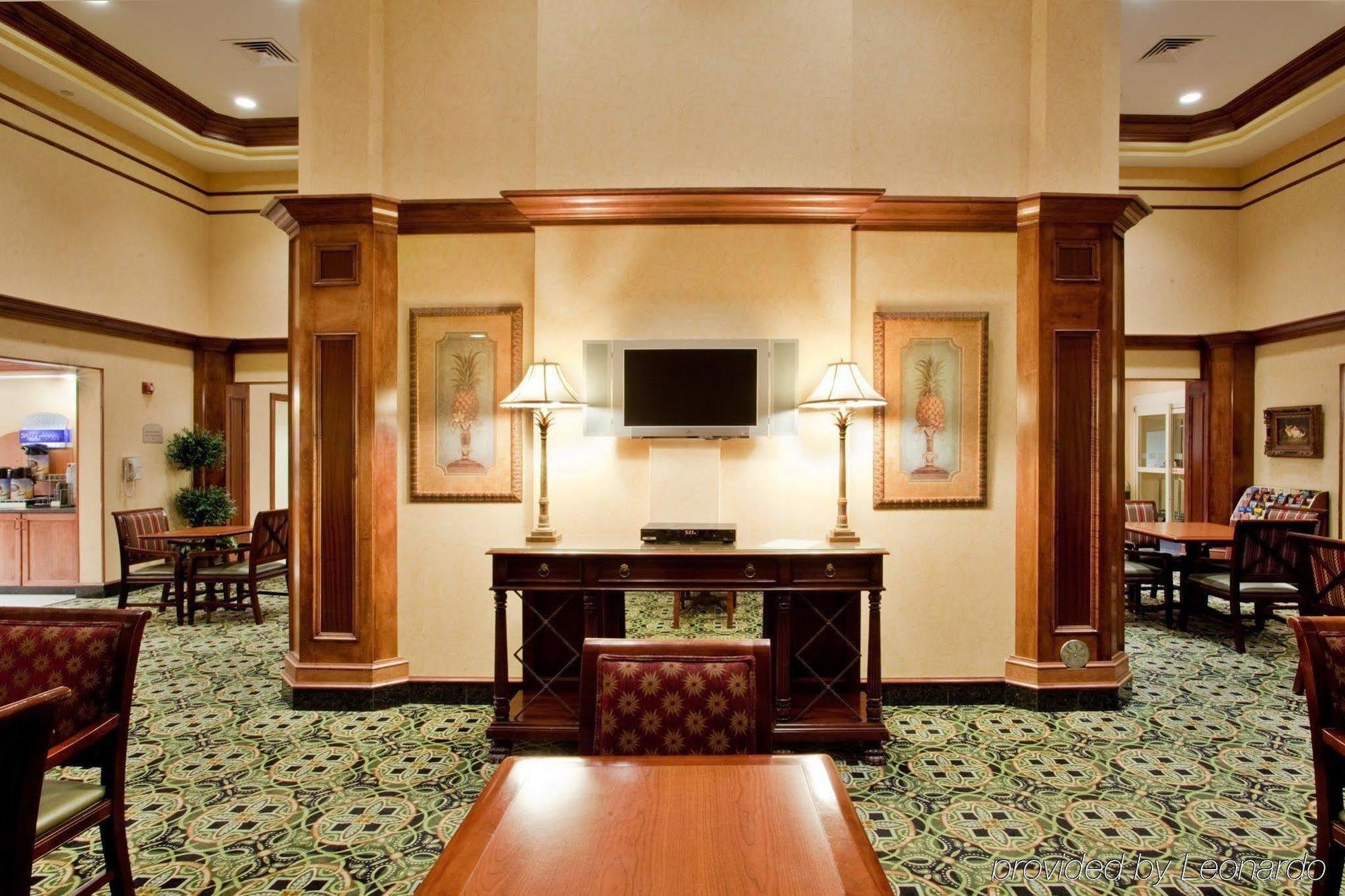 Holiday Inn Express & Suites Williamsburg By Ihg Екстериор снимка